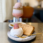 MmCoffee - いちごのシフォンケーキ♡