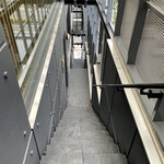 いわ志 - 4階から1階へ