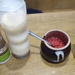 お好み焼　もみじ - 調味料たち