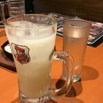 Semmi Teppan Sakaba Ittoku - チー坊ハイボールと日本酒グラス
