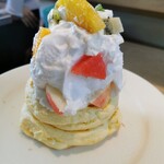 RAINBOW PANCAKE - ミックスフルーツ