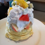 RAINBOW PANCAKE - ミックスフルーツ