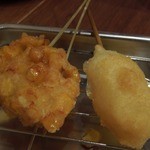 Kushikatsu Dengana - 単品「とうもろこし」と「餅」（各120円）