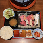 炭火焼肉くらた - 信州プレミアム牛肉盛合せ150g定食(\2,530)