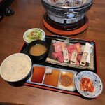 炭火焼肉くらた - 信州プレミアム牛肉盛合せ150g定食(\2,530)