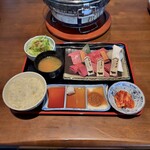 炭火焼肉くらた - 信州プレミアム牛肉盛合せ150g定食(\2,530)