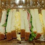 ディオ - ハムとたまごのミックスサンド (税抜)184円 (2022.09.19)