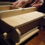 佐賀牛 季楽 銀座  - 「せいろ蒸し」が登場します。（キレイなオネエサンのお手々が…）