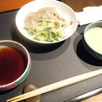 佐賀牛 季楽 銀座  - お好みのタレを付けて。