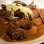 猿肉ときのこの煮込み