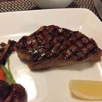 バーデンバーデン - 飛騨牛ロース肉（100g）の網焼き