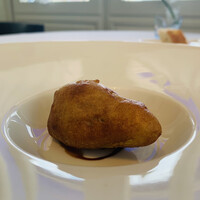 イルマーレ - ① アミューズ
                    無花果を蕎麦粉+ビール生地で揚げたベニエ