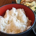 Sakedokoro Mendokoro Kinoshita - ごはん。普通においしい。批判してる人もいるけど、自動炊飯器で炊いてるだろうから、そんなに質が上下する気がしないんですよね。