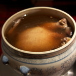 龍口酒家 - 八宝全鶏（一羽の鶏と珍品ノ蒸スープ）