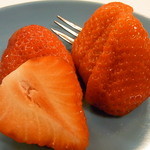 さ々木 - 大きいけど半分に切られてるので食べやすい☆　中まで赤くてとっても甘かった☆