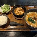 Chaina Dainingu Kuin - 麻婆豆腐と担々麺ランチ、1,430円