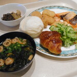 Daburu Tsuri Bai Hiruton Nahashuri Jou - 朝食・和食