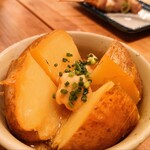 Motsuyaki Kyaputen - 味噌煮込みじゃがバター