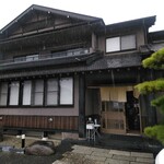 手打ちそばうどん 葉月 - 昔の大きな民家を改装？