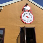 Flash Bar Stores - 外観