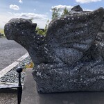 Flash Bar Stores - 龍の石像