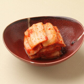 キムチやコチュジャンも自家製！こだわりのお料理もございます