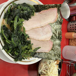 豚骨醤油ラーメン 王道家 - 