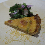 イザイ - ysaÿe＠タケノコと菜の花のキッシュ 地場産サラダ