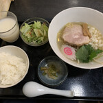 Chuugoku Shisem Menhanten Ittou - 麺定食(氷見産 のどぐろ塩らーめん)❗️
