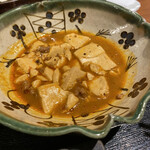 バラ焼き専門店炭火焼鳥わだち - 本日の小鉢は麻婆豆腐、しかし本当に美味しく無い