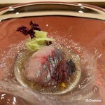 御料理 寺沢 - 釣り鯵と菊花､トレビスに針胡瓜と赤紫蘇の土佐酢ジュレがけ