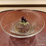 御料理 寺沢 - 釣り鯵と菊花､トレビスに針胡瓜と赤紫蘇の土佐酢ジュレがけ