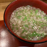 いし井 - お味噌汁（具材は豆腐とワカメ、玉ねぎ、青菜）