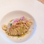 sio - 茄子の冷製パスタ貝だし焼き茄子香り青柚子茗荷やまつ辻田さんの七味。美しく香り風味のいいひと皿。まだ残暑の時期なので、冷製パスタ嬉しいです(*^^*)お出しがまったりしていてコクあり意外性楽しかったです