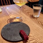 sio - この日は落ち着いた味わいのオレンジワインとともに。