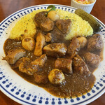 カレーの店 マボロシ - ポークカレー普通盛、辛さ普通、うずら、ピクルストッピング、1,260円