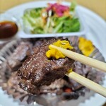 グリル あまから - 角切りステーキ・肉ズーム