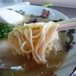 ラーメン力 - 麺は細麺でしょうか