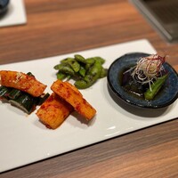 焼肉ホルモン 新井屋 にかい - 季節のキムチとナムル