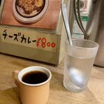 ライスカレー ぺろり - お水とコーヒー☕️
