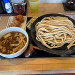 武蔵野うどんっ かみつけ製麺店 - 肉汁うどんっ