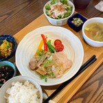 キュウカフェ - 今日のキュウランチ・甘酢トンテキ