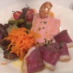 エスカルゴ - 三種類の素材が入ったパテ　ワインと相性良い