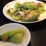 ラーメン茂木 - 野菜不足に嬉しい青菜炒め