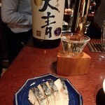 日本酒スタンド 酛 - 天青と鯖の燻製