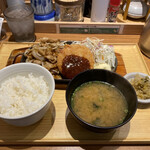 やよい軒 - 【ハムカツ付】豚トロと豚バラのしょうが焼き定食