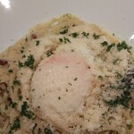 ボーノ - 温玉がのってます  決して「釜玉うどん風」ではありません(笑)d(^-^)