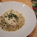 ボーノ - ペペロンチーノ温玉のせ 1100円＋サラダ（小）