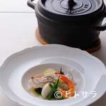 GIAGGIOLO GINZA - ストウブ鍋でつくるスープ仕立ての料理は女性に人気
