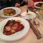 パリのワイン食堂 - 鴨、豚、牛！